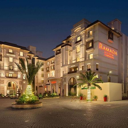 Ramada By Wyndham Lahore Gulberg II Hotel Ngoại thất bức ảnh