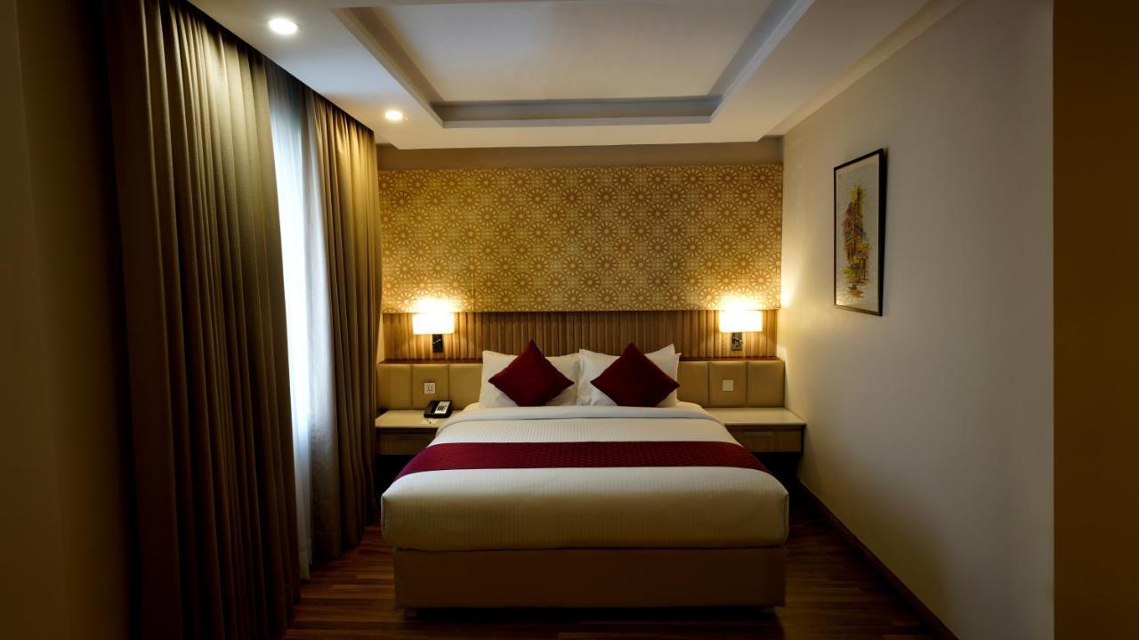 Ramada By Wyndham Lahore Gulberg II Hotel Ngoại thất bức ảnh