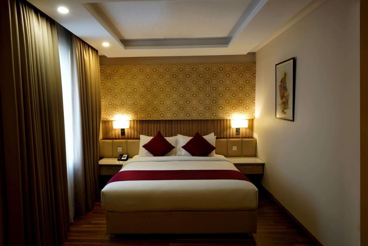 Ramada By Wyndham Lahore Gulberg II Hotel Ngoại thất bức ảnh