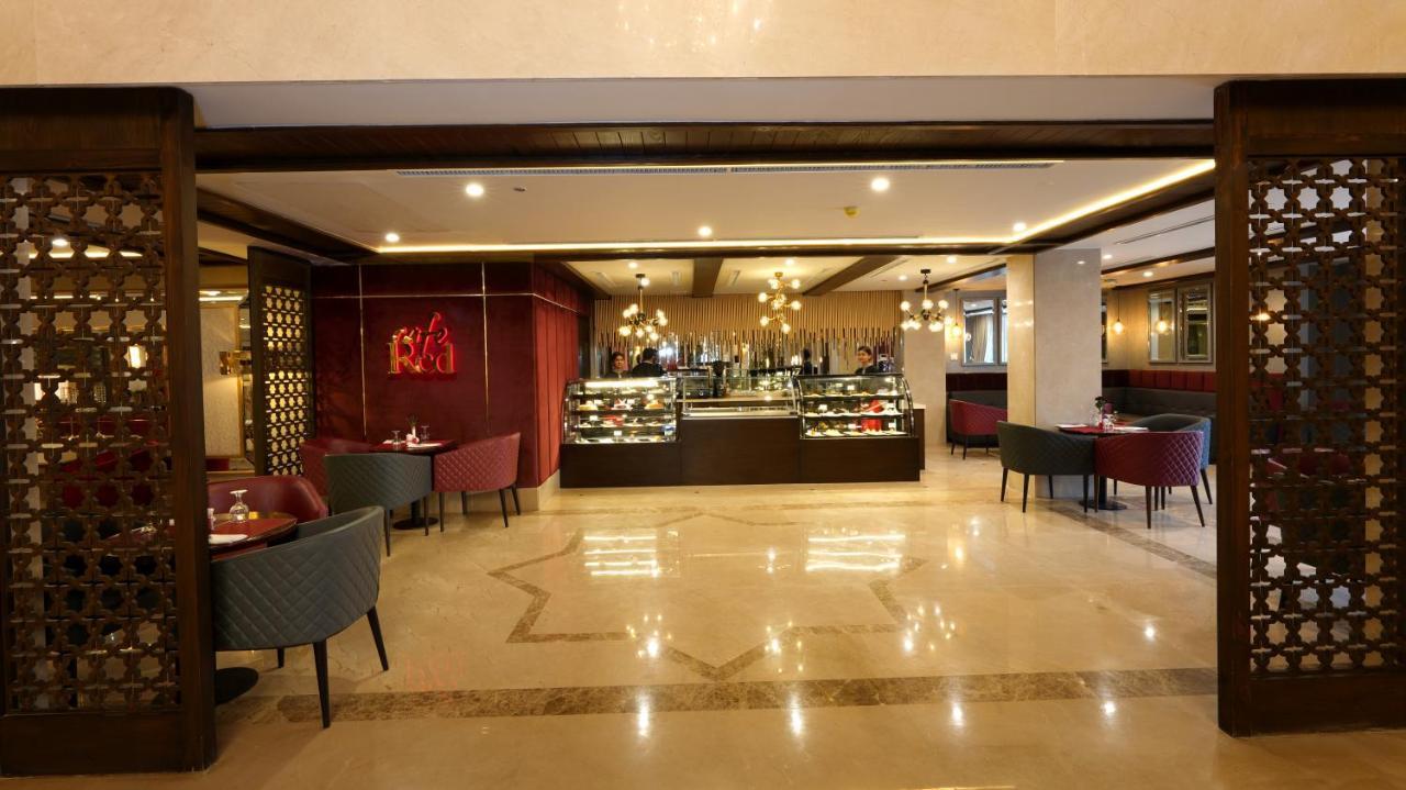 Ramada By Wyndham Lahore Gulberg II Hotel Ngoại thất bức ảnh